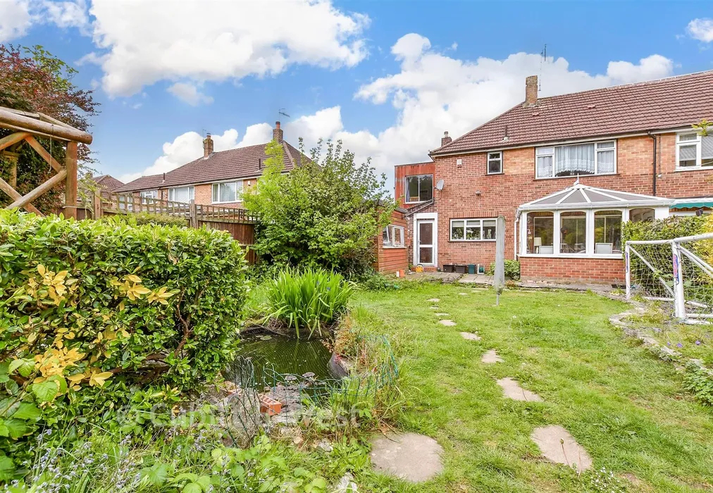 Rear Garden - Westway Gardens, Redhill, Surrey - Wards of Kent