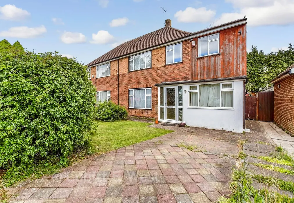Driveway/Parking - Westway Gardens, Redhill, Surrey - Wards of Kent