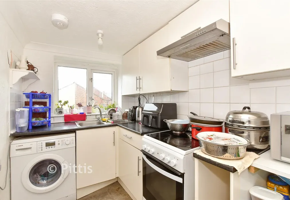 Kitchen - Newcomen Road, Lake, Isle of Wight - Wards of Kent