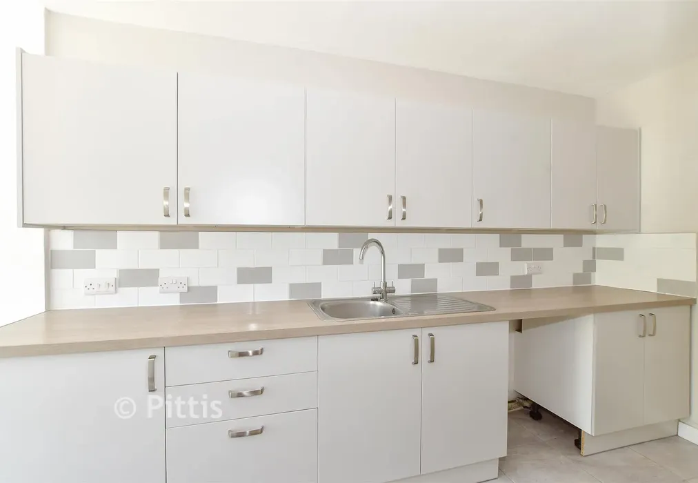 Kitchen - Newcomen Road, Lake, Isle of Wight - Wards of Kent