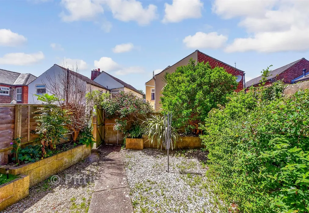 Rear Garden - Newcomen Road, Lake, Isle of Wight - Wards of Kent