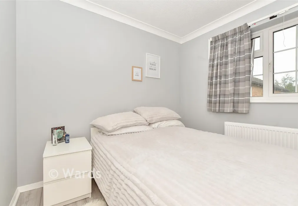 Bedroom 1 - Falcon Way, Ashford, Kent - Wards of Kent