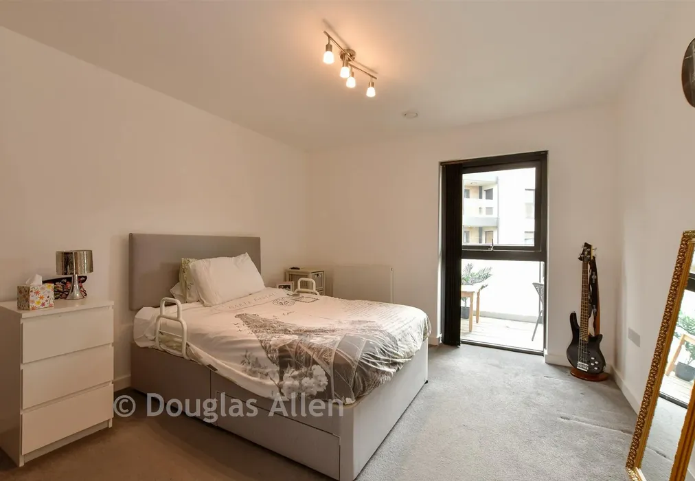Bedroom 1 - Broadis Way, Rainham, Essex - Wards of Kent