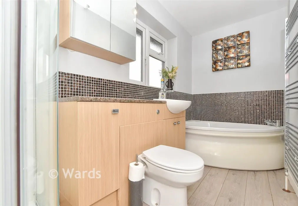 Bathroom - South Lea, Kingsnorth, Kent - Wards of Kent
