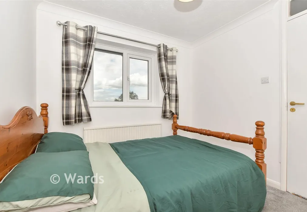 Bedroom 3 - South Lea, Kingsnorth, Kent - Wards of Kent