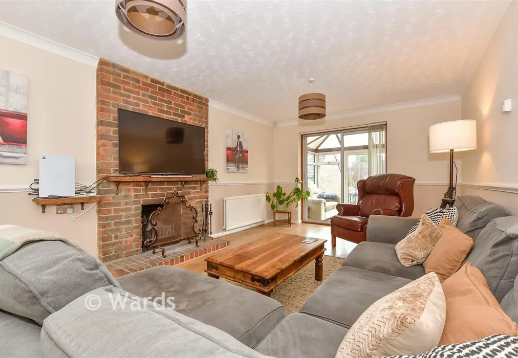Sitting Room - South Lea, Kingsnorth, Kent - Wards of Kent