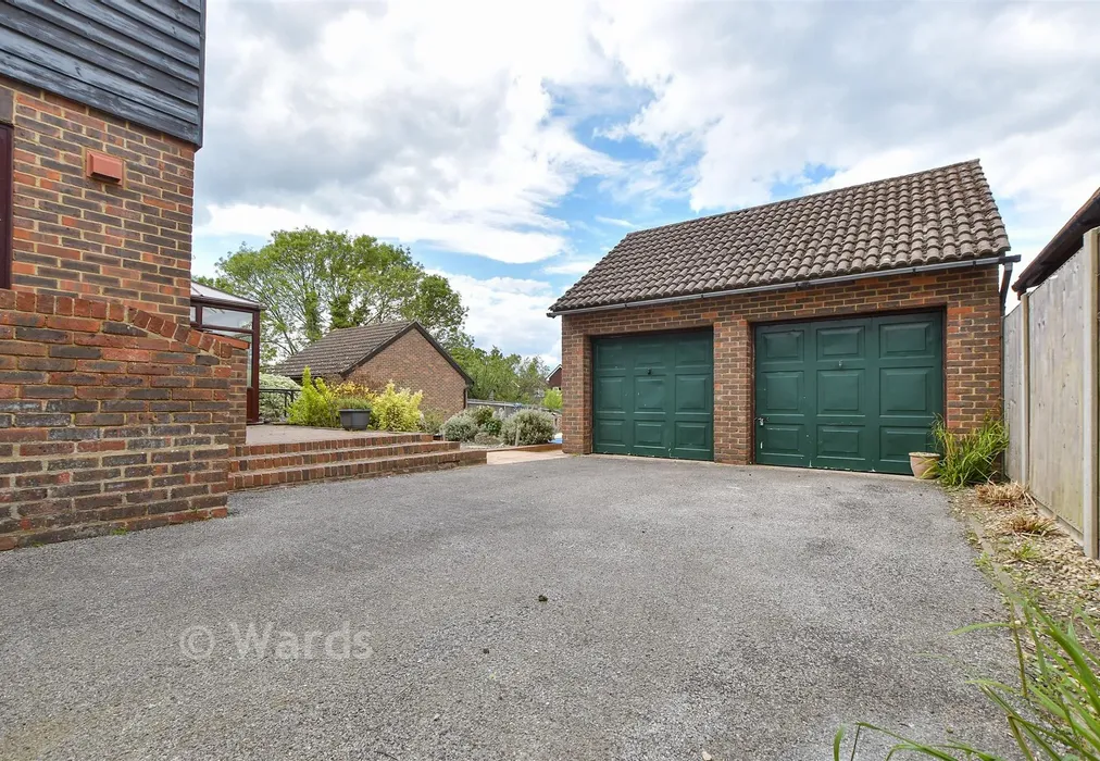 Double Garage - South Lea, Kingsnorth, Kent - Wards of Kent