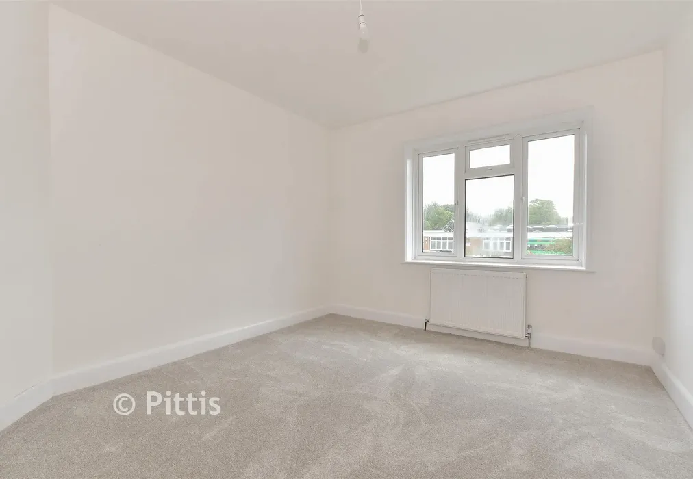 Bedroom 1 - School Lane, Carisbrooke, Newport, Isle of Wight - Wards of Kent