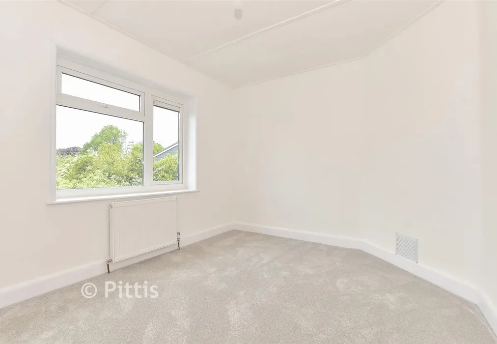 Bedroom 2 - School Lane, Carisbrooke, Newport, Isle of Wight - Wards of Kent