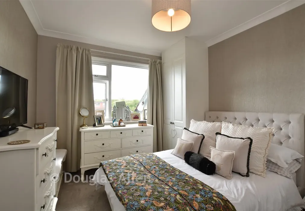 Bedroom 2 - Grosvenor Drive, Hornchurch, Essex - Wards of Kent