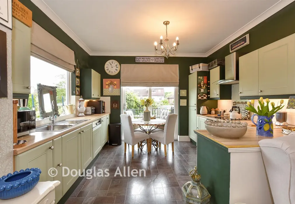 Kitchen - Grosvenor Drive, Hornchurch, Essex - Wards of Kent