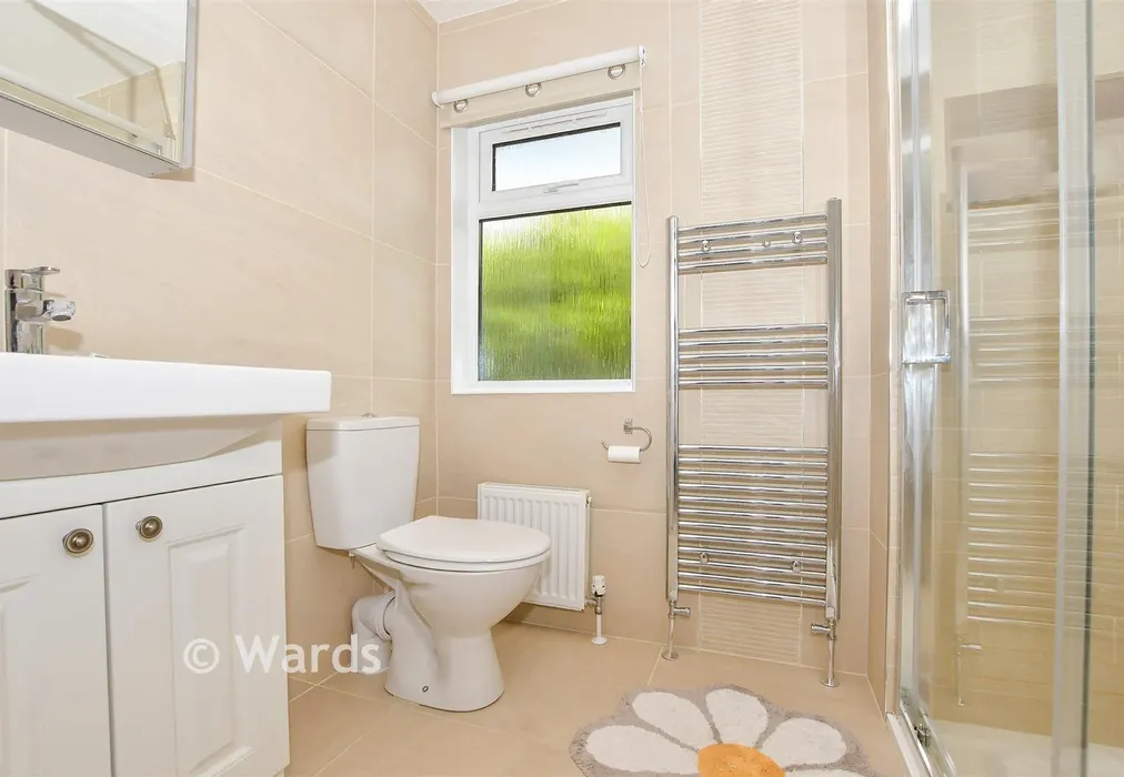 En-Suite Shower Room - Wateringbury Road, East Malling, Kent - Wards of Kent