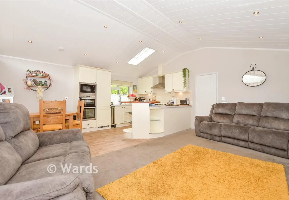 Lounge/Diner - Wateringbury Road, East Malling, Kent - Wards of Kent
