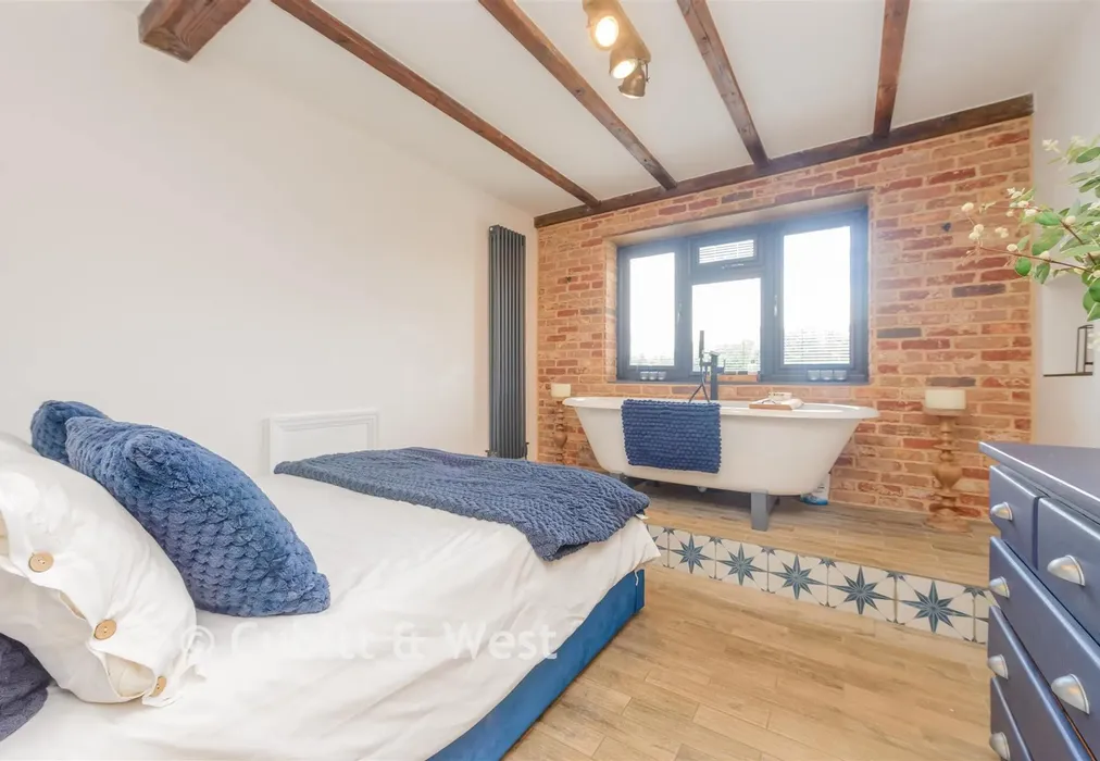 Bedroom 1 - Whitewood Lane, Horne, Horley, Surrey - Wards of Kent