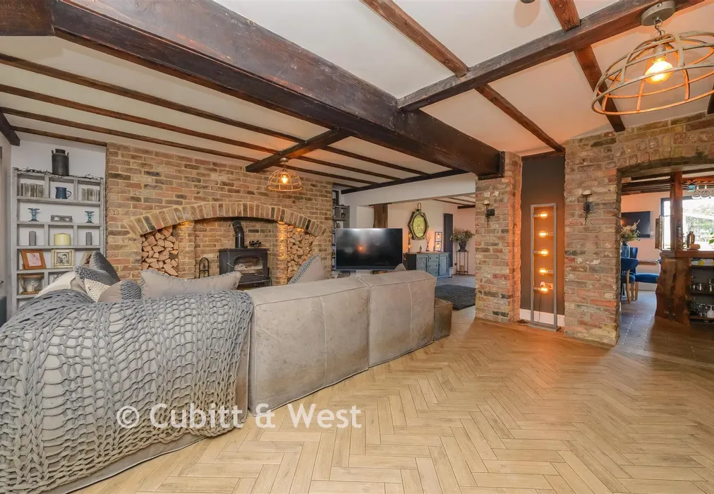 Lounge - Whitewood Lane, Horne, Horley, Surrey - Wards of Kent