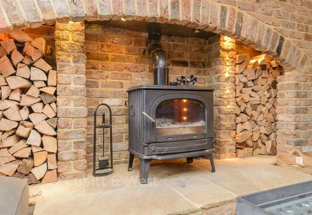 Internal Feature - Whitewood Lane, Horne, Horley, Surrey - Wards of Kent