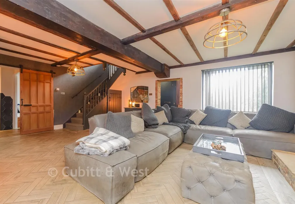 Lounge - Whitewood Lane, Horne, Horley, Surrey - Wards of Kent
