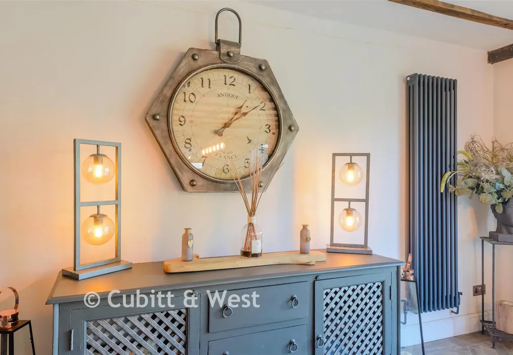 Internal Lifestyle Photograph - Whitewood Lane, Horne, Horley, Surrey - Wards of Kent