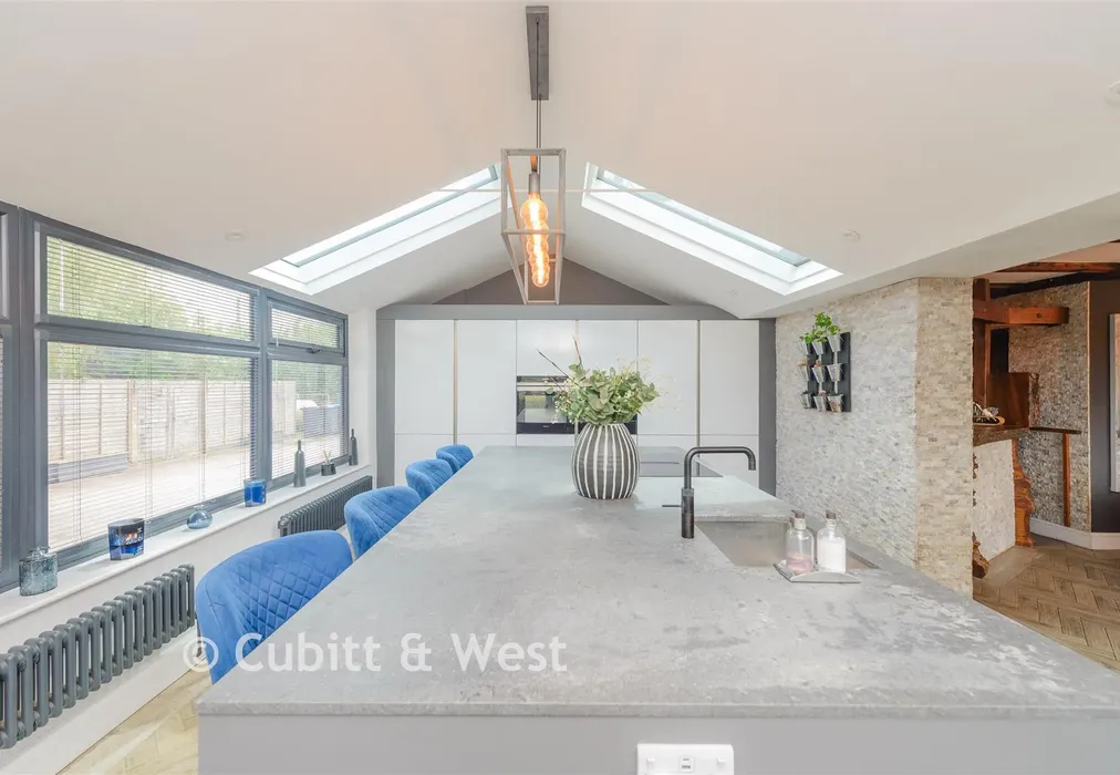 Kitchen - Whitewood Lane, Horne, Horley, Surrey - Wards of Kent