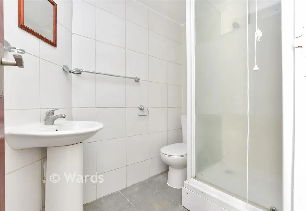 Shower Room - Chatham Street, Ramsgate, Kent - Wards of Kent