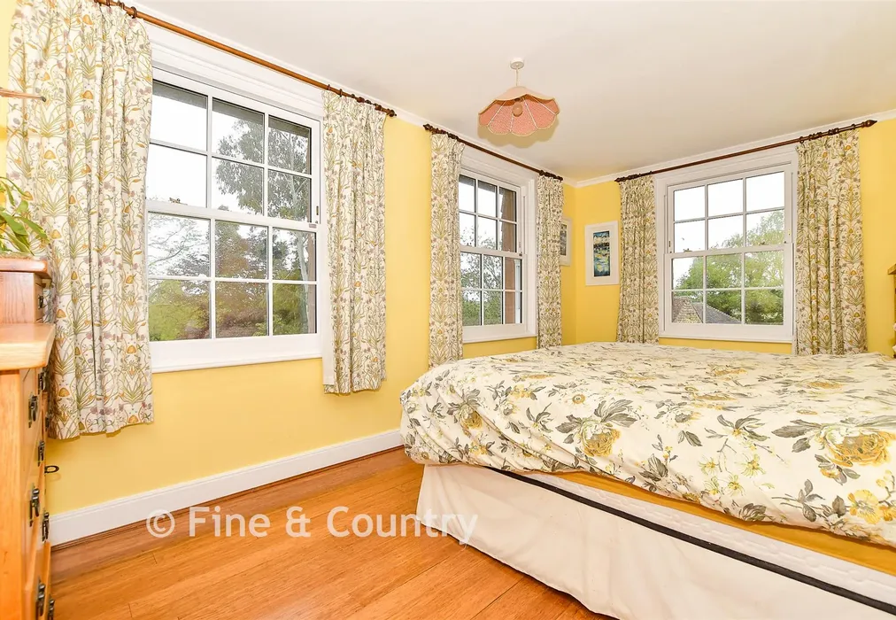 Bedroom 2 - Swan Lane, Sellindge, Ashford, Kent - Wards of Kent