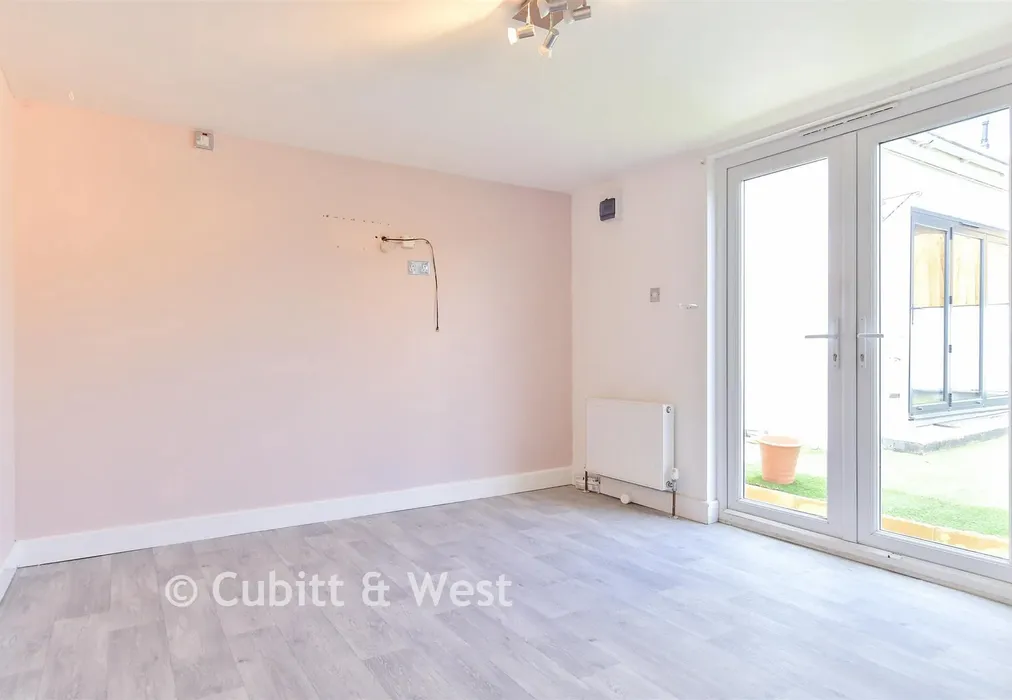 Room 1 - The Ridgway, Brighton, East Sussex - Wards of Kent
