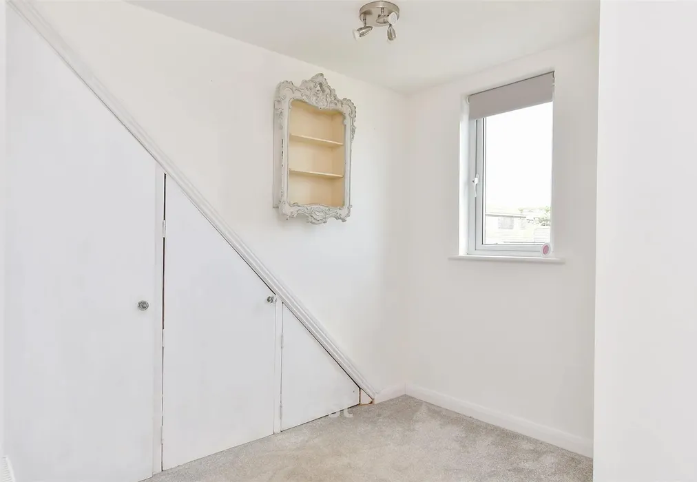 Bedroom 5 - The Ridgway, Brighton, East Sussex - Wards of Kent