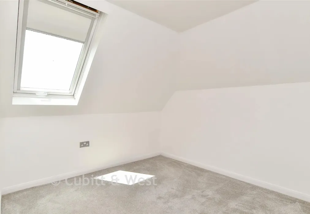 Bedroom 4 - The Ridgway, Brighton, East Sussex - Wards of Kent