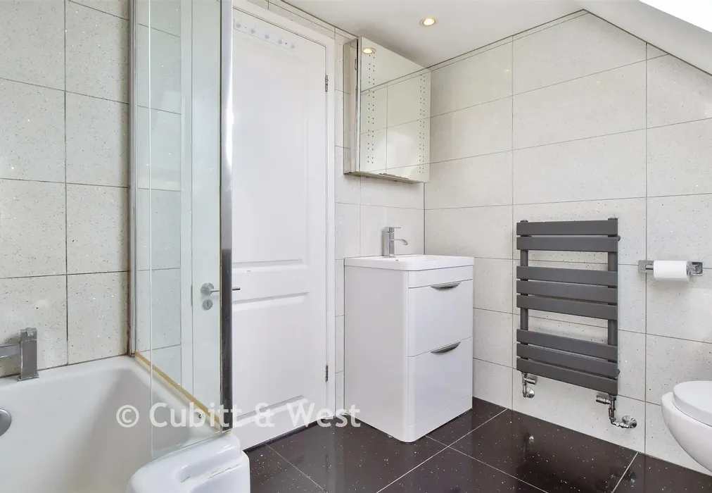Bathroom - The Ridgway, Brighton, East Sussex - Wards of Kent