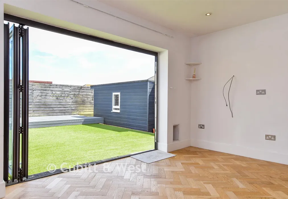 Internal Lifestyle Photograph - The Ridgway, Brighton, East Sussex - Wards of Kent