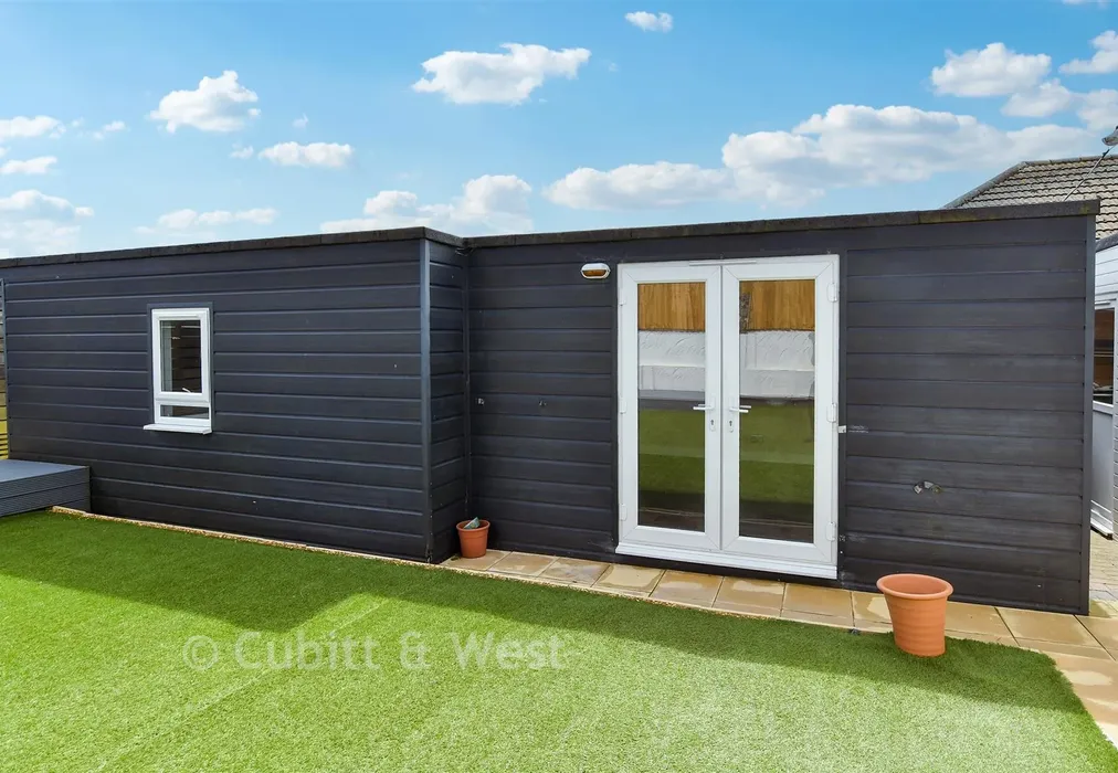 Workshop/Outbuildings - The Ridgway, Brighton, East Sussex - Wards of Kent