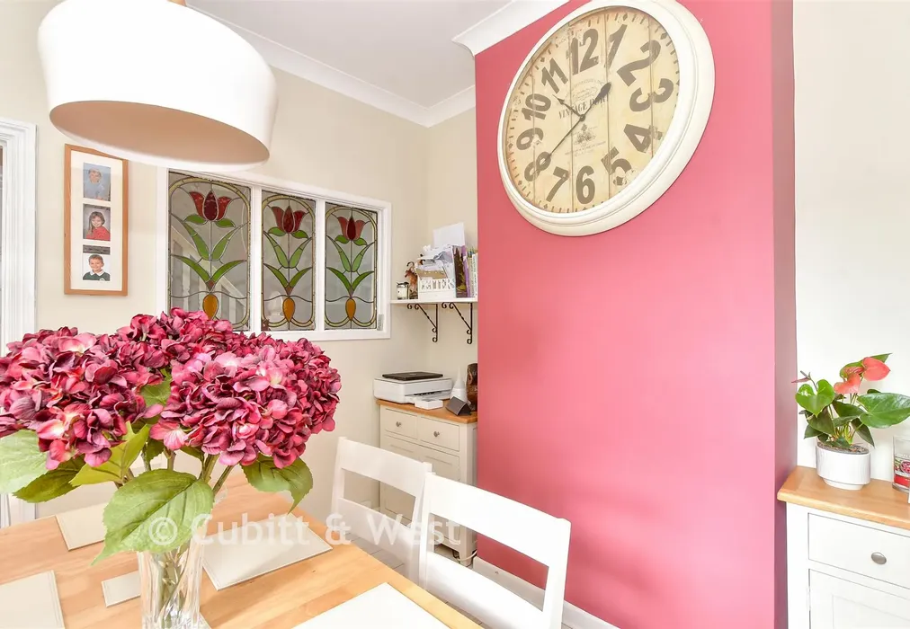 Internal Lifestyle Photograph - Chichester Road, Portsmouth, Hampshire - Wards of Kent