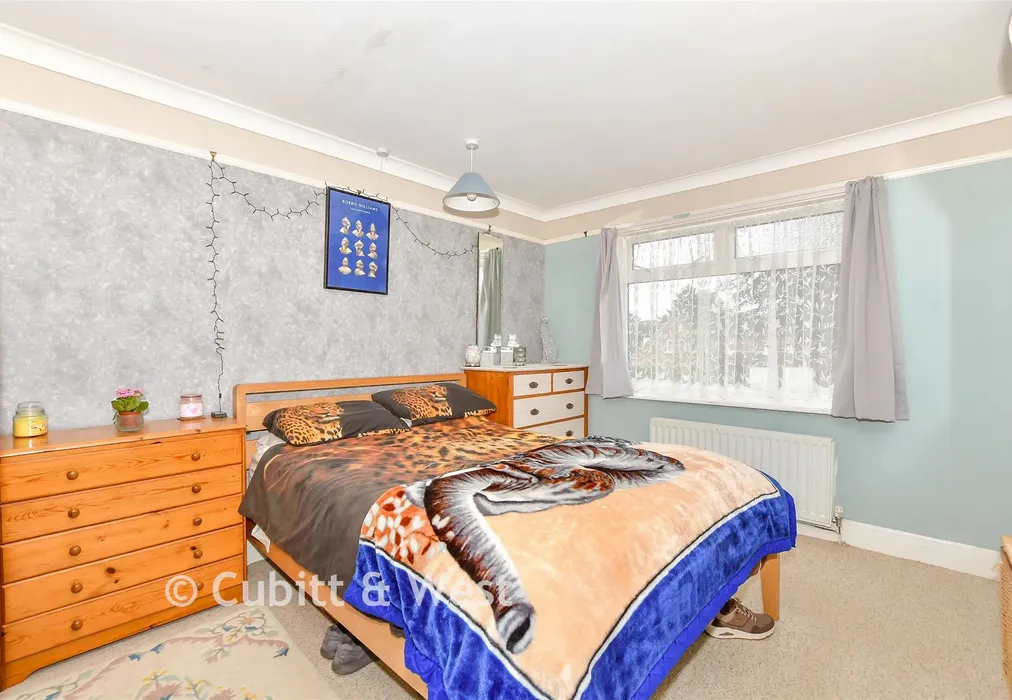 Bedroom 1 - Stein Road, Emsworth, Hampshire - Wards of Kent