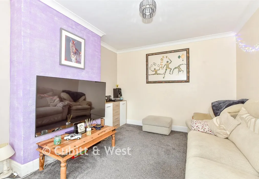 Lounge - Stein Road, Emsworth, Hampshire - Wards of Kent