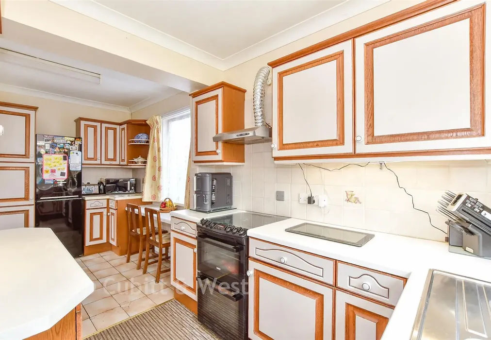 Kitchen - Stein Road, Emsworth, Hampshire - Wards of Kent