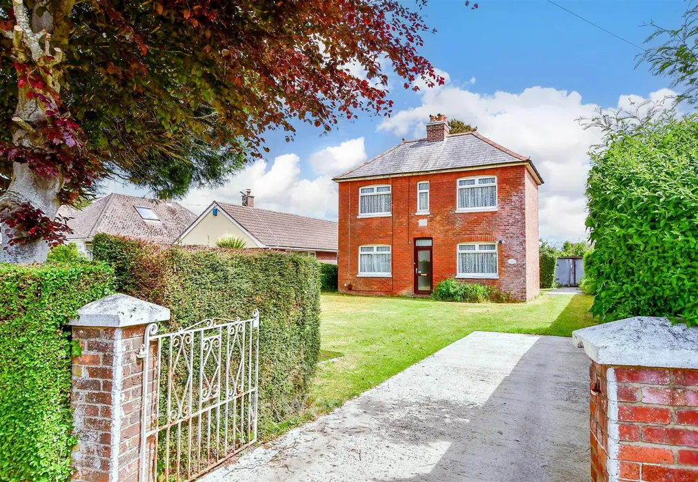 Driveway/Parking 1 - Stein Road, Emsworth, Hampshire - Wards of Kent