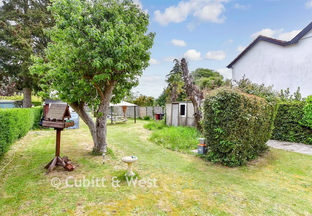 Rear Garden - Stein Road, Emsworth, Hampshire - Wards of Kent