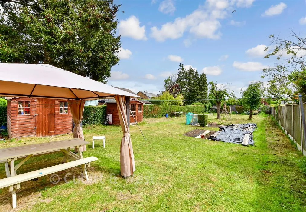 Rear Garden - Stein Road, Emsworth, Hampshire - Wards of Kent