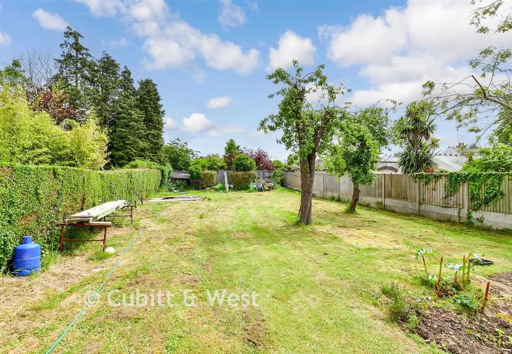 Rear Garden - Stein Road, Emsworth, Hampshire - Wards of Kent