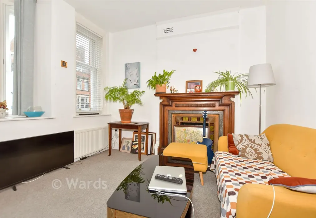 Lounge - Sandgate Road, Folkestone, Kent - Wards of Kent