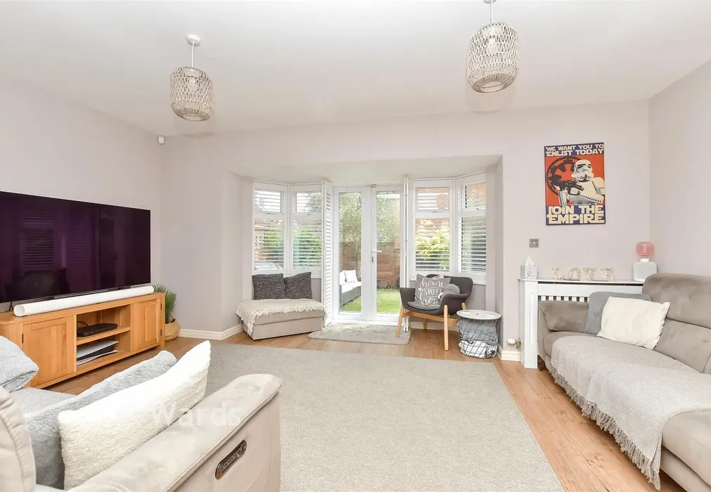 Lounge - Hazen Road, Kings Hill, West Malling, Kent - Wards of Kent