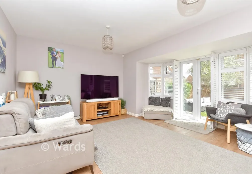 Lounge - Hazen Road, Kings Hill, West Malling, Kent - Wards of Kent