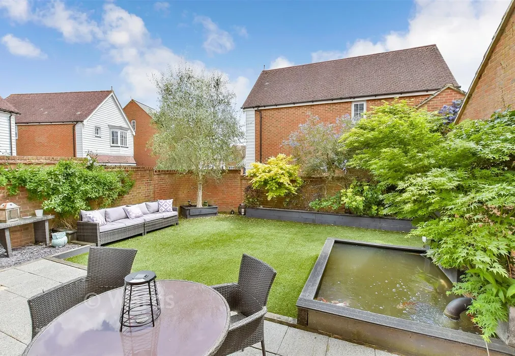Rear Garden - Hazen Road, Kings Hill, West Malling, Kent - Wards of Kent