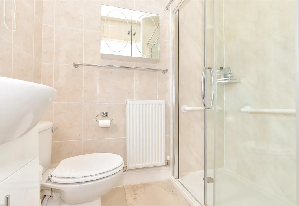En-Suite Shower Room - Caesar Avenue, Kingsnorth, Kent - Wards of Kent
