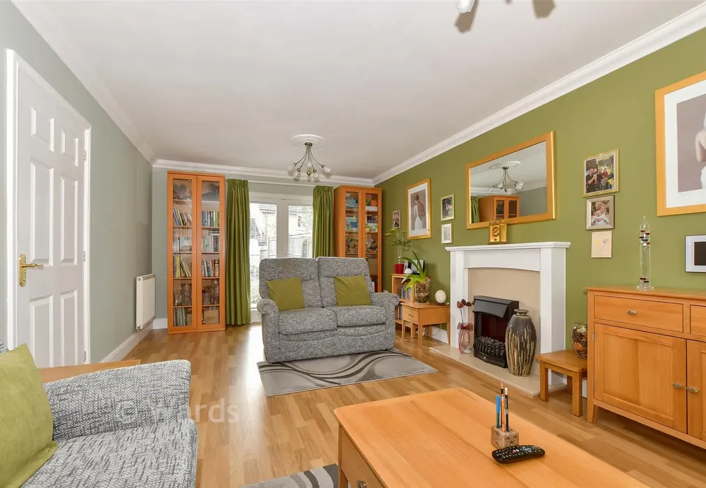 Lounge - Caesar Avenue, Kingsnorth, Kent - Wards of Kent