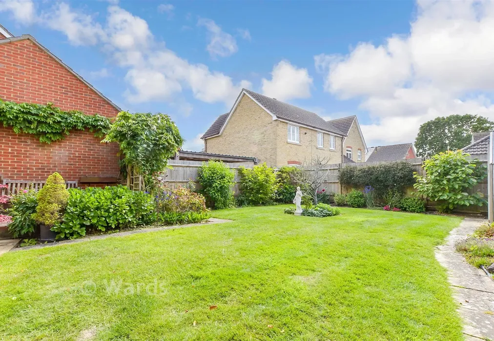 Rear Garden - Caesar Avenue, Kingsnorth, Kent - Wards of Kent