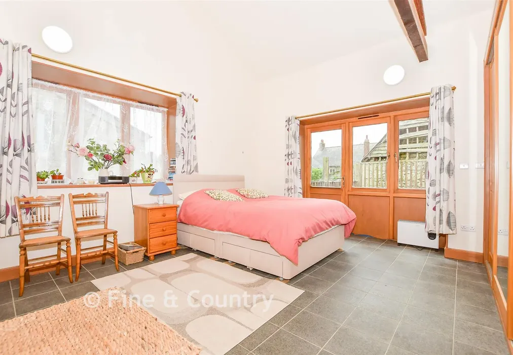 Bedroom 1 - Ford Farm Lane, Whitwell, Isle of Wight - Wards of Kent