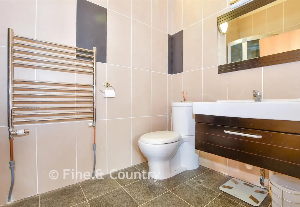 En-Suite Shower Room - Ford Farm Lane, Whitwell, Isle of Wight - Wards of Kent