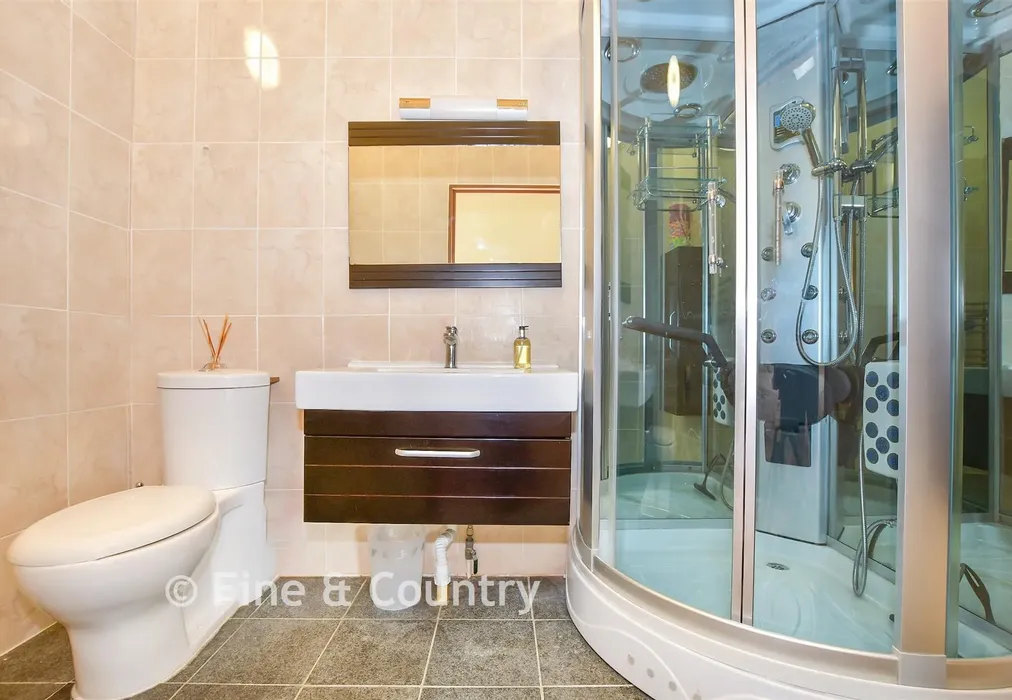 En-Suite Shower Room - Ford Farm Lane, Whitwell, Isle of Wight - Wards of Kent
