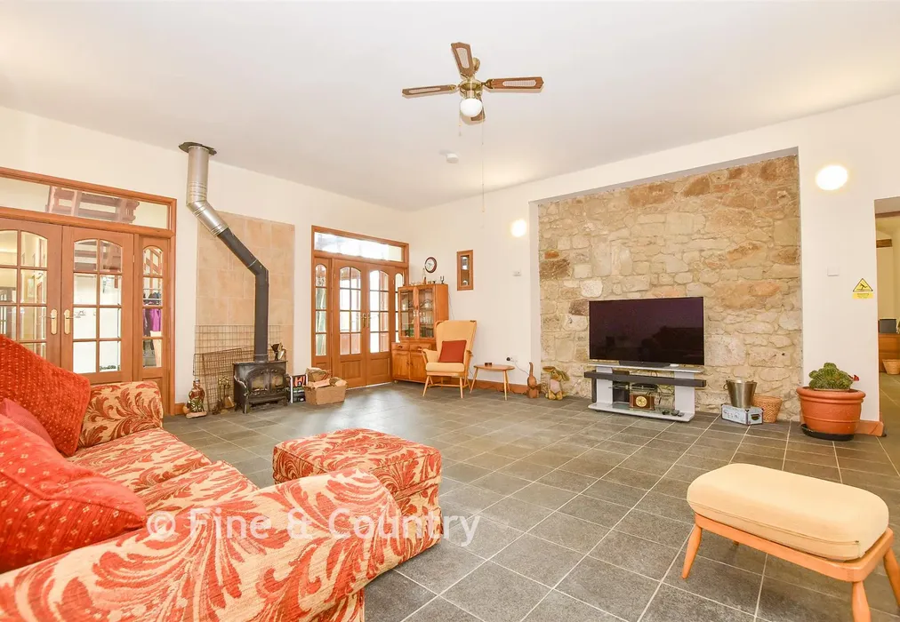 Sitting Room - Ford Farm Lane, Whitwell, Isle of Wight - Wards of Kent